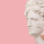 Ekstraksi Komedo di Rumah, Classical Bust with Beauty Tools - Foto by Pexels (Anna Nekrashevich)